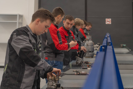 Минобрнауки проводит конкурс студенческих конструкторских бюро