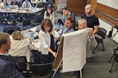 
Арсен Савва принял участие в стратегической сессии по формированию моделей управления научно-технологическим развитием регионов
